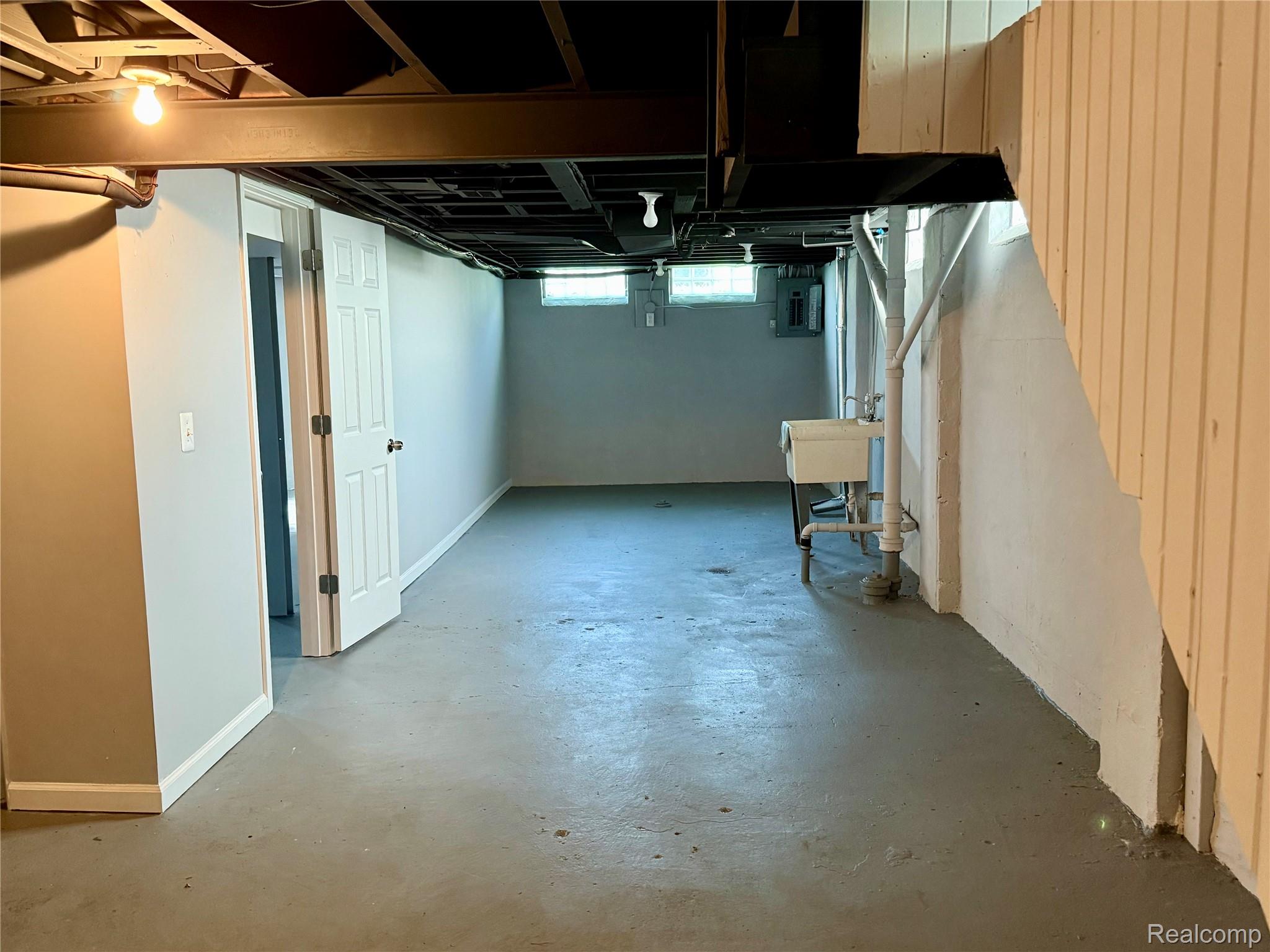 Berkley City, Michigan 48072, United States, 3 Bedrooms Bedrooms, ,1 BathroomBathrooms,Residential,Active,162934