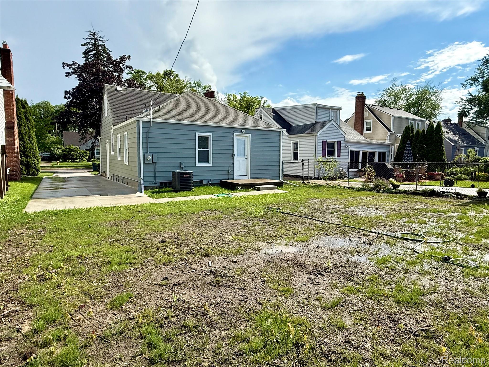 Berkley City, Michigan 48072, United States, 3 Bedrooms Bedrooms, ,1 BathroomBathrooms,Residential,Active,162934