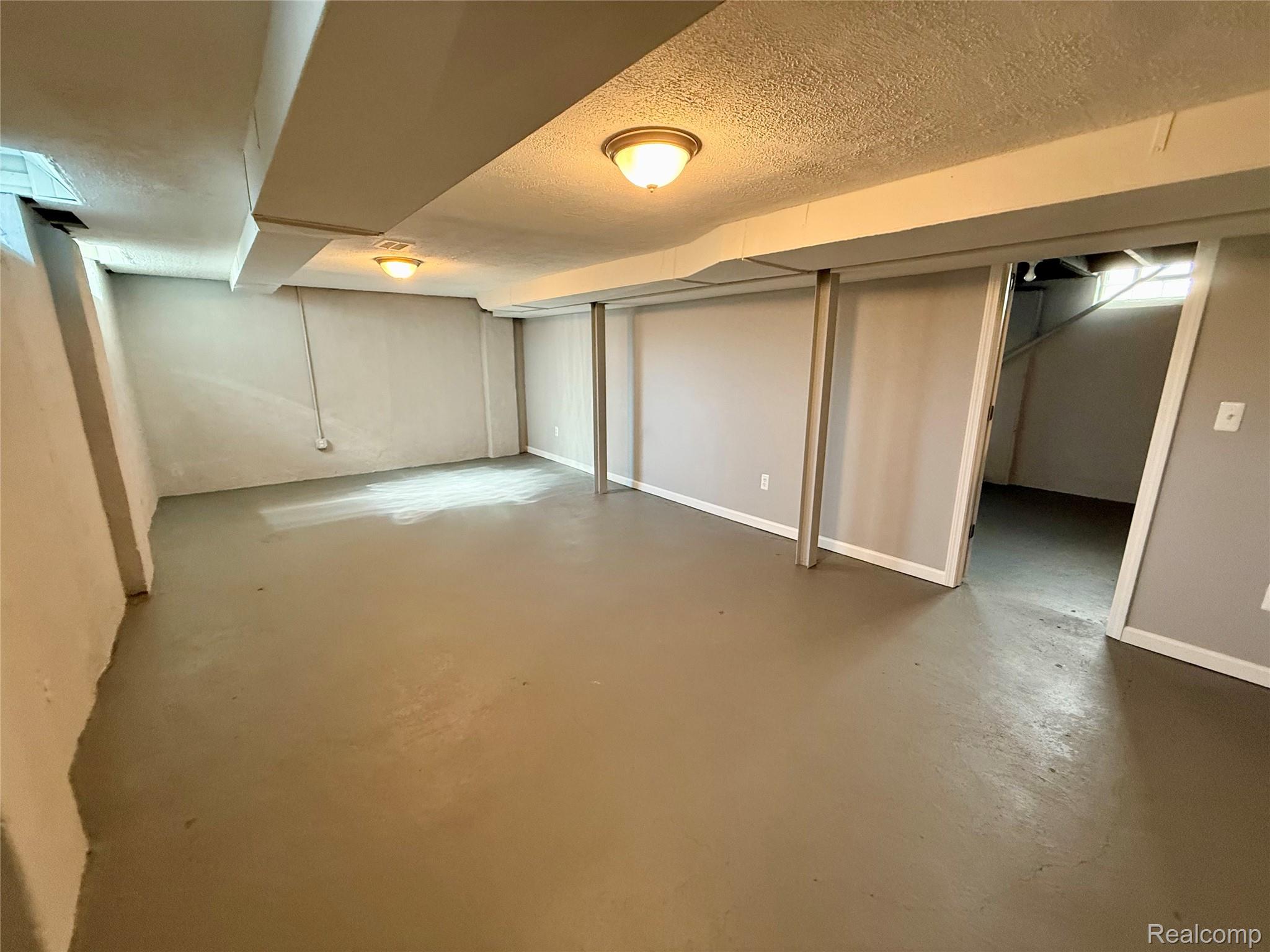 Berkley City, Michigan 48072, United States, 3 Bedrooms Bedrooms, ,1 BathroomBathrooms,Residential,Active,162934