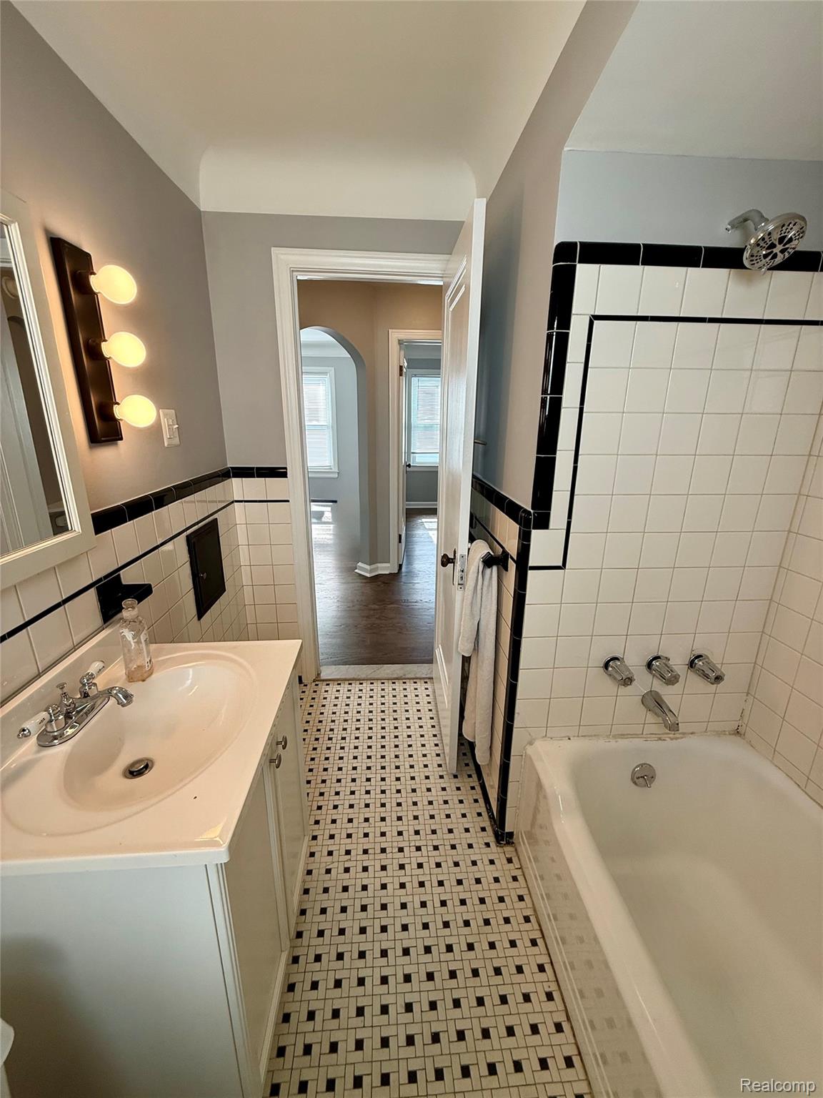 Berkley City, Michigan 48072, United States, 3 Bedrooms Bedrooms, ,1 BathroomBathrooms,Residential,Active,162934