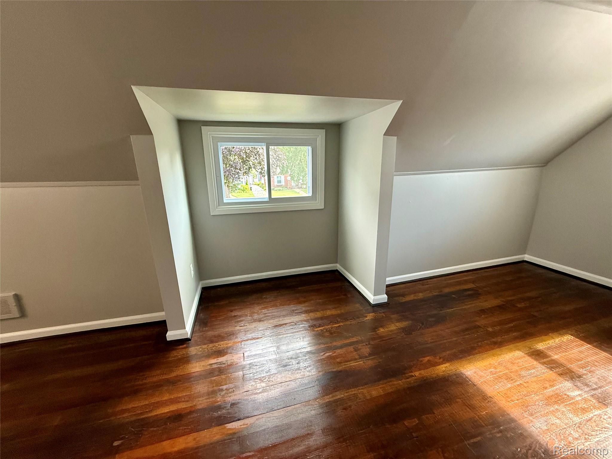 Berkley City, Michigan 48072, United States, 3 Bedrooms Bedrooms, ,1 BathroomBathrooms,Residential,Active,162934