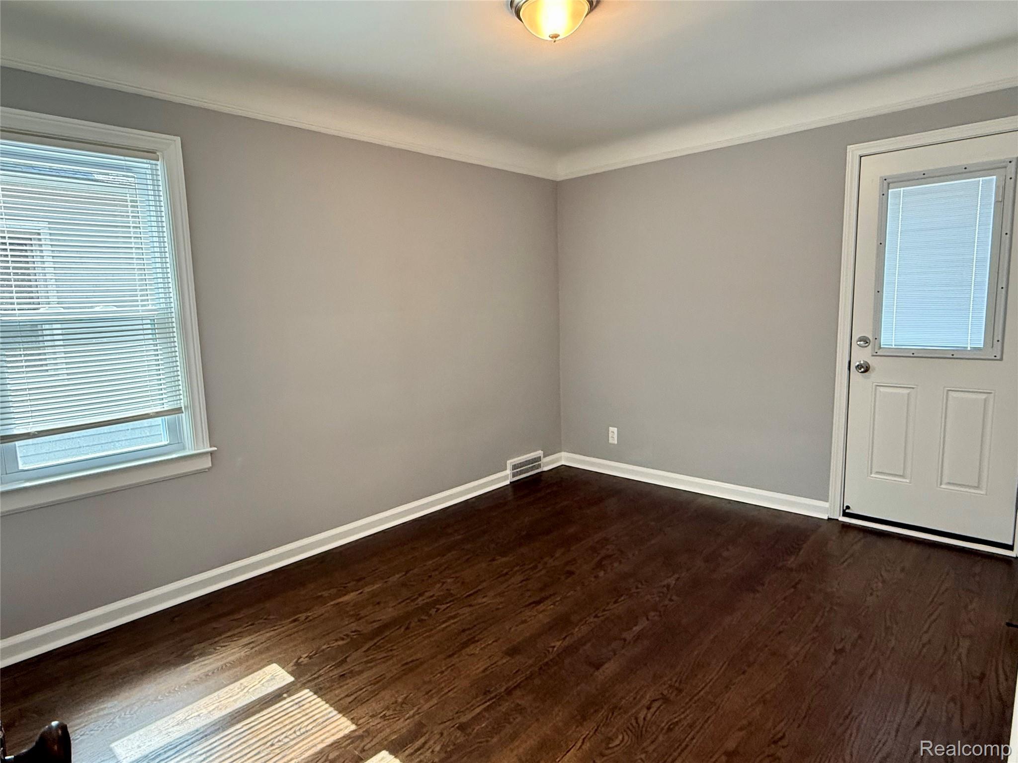 Berkley City, Michigan 48072, United States, 3 Bedrooms Bedrooms, ,1 BathroomBathrooms,Residential,Active,162934