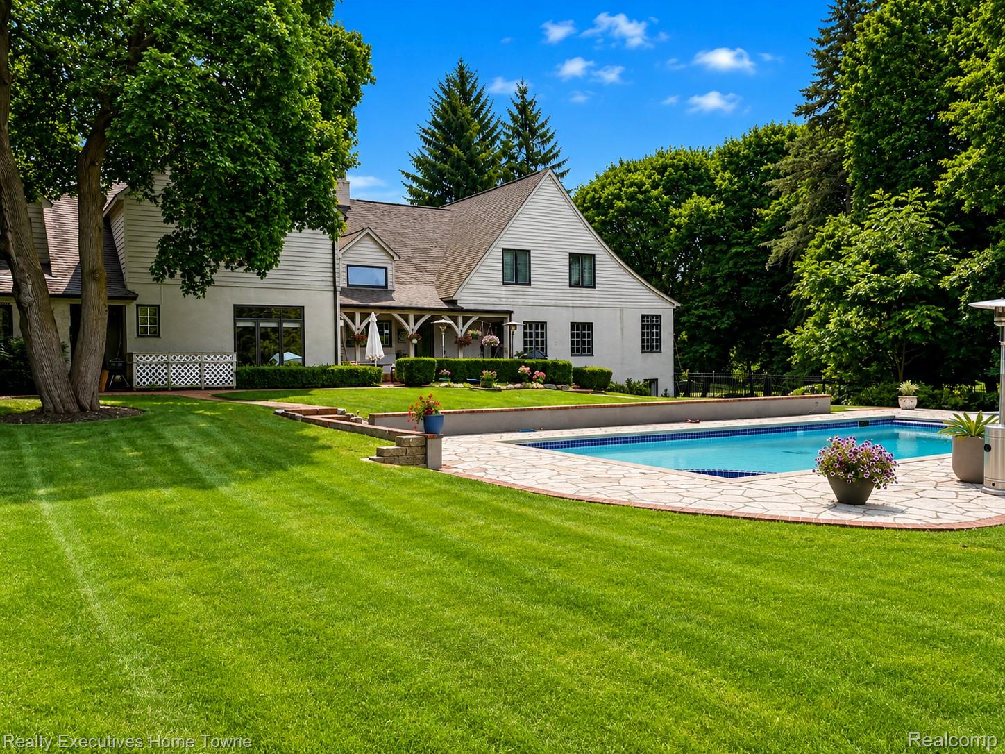 1395 Country Club Road