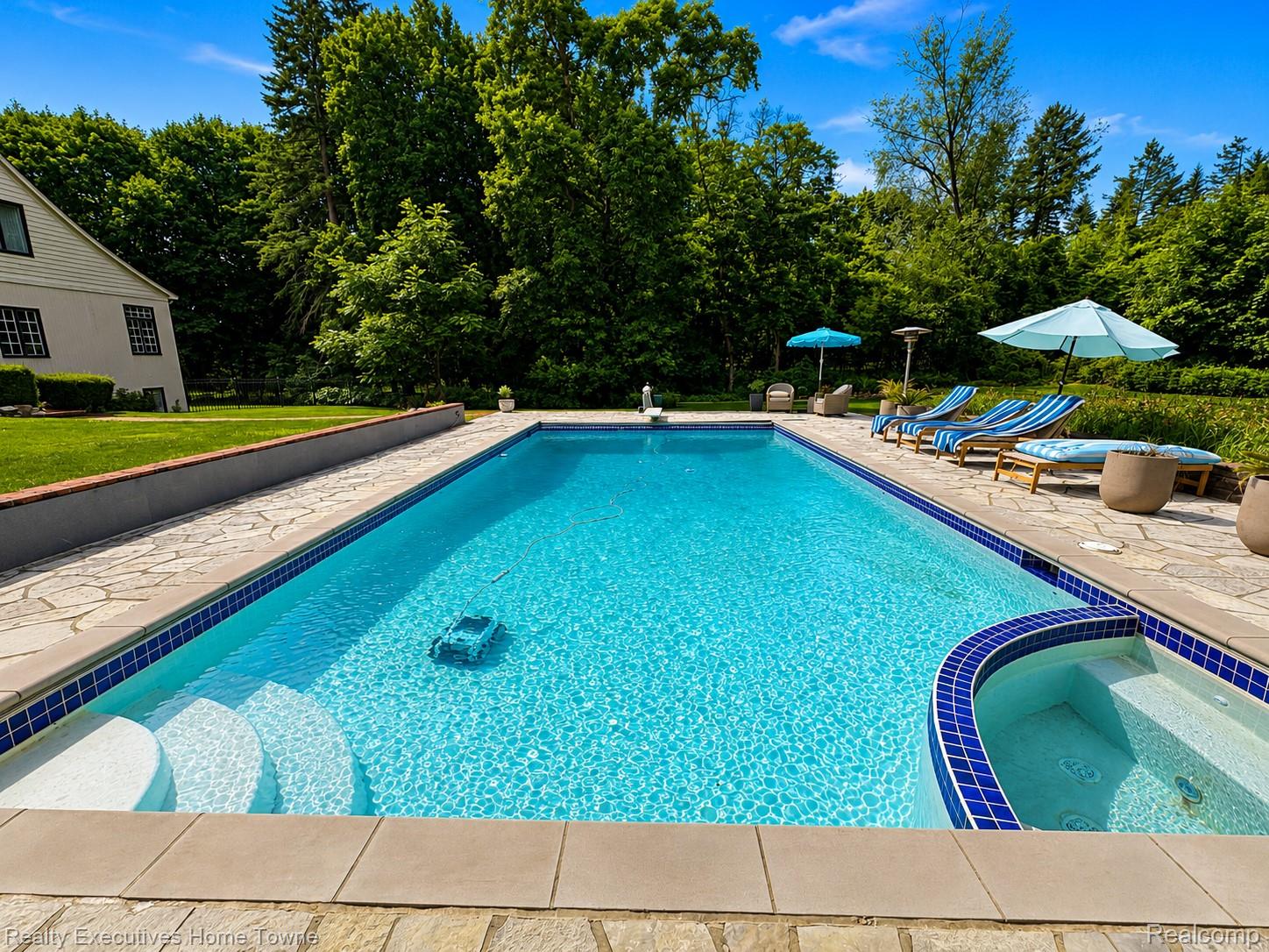 1395 Country Club Road
