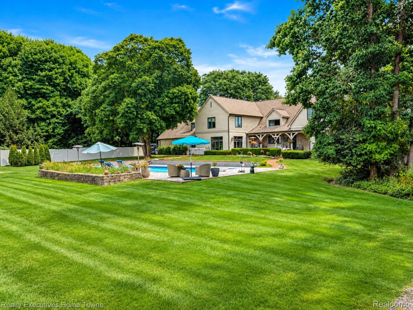 1395 Country Club Road