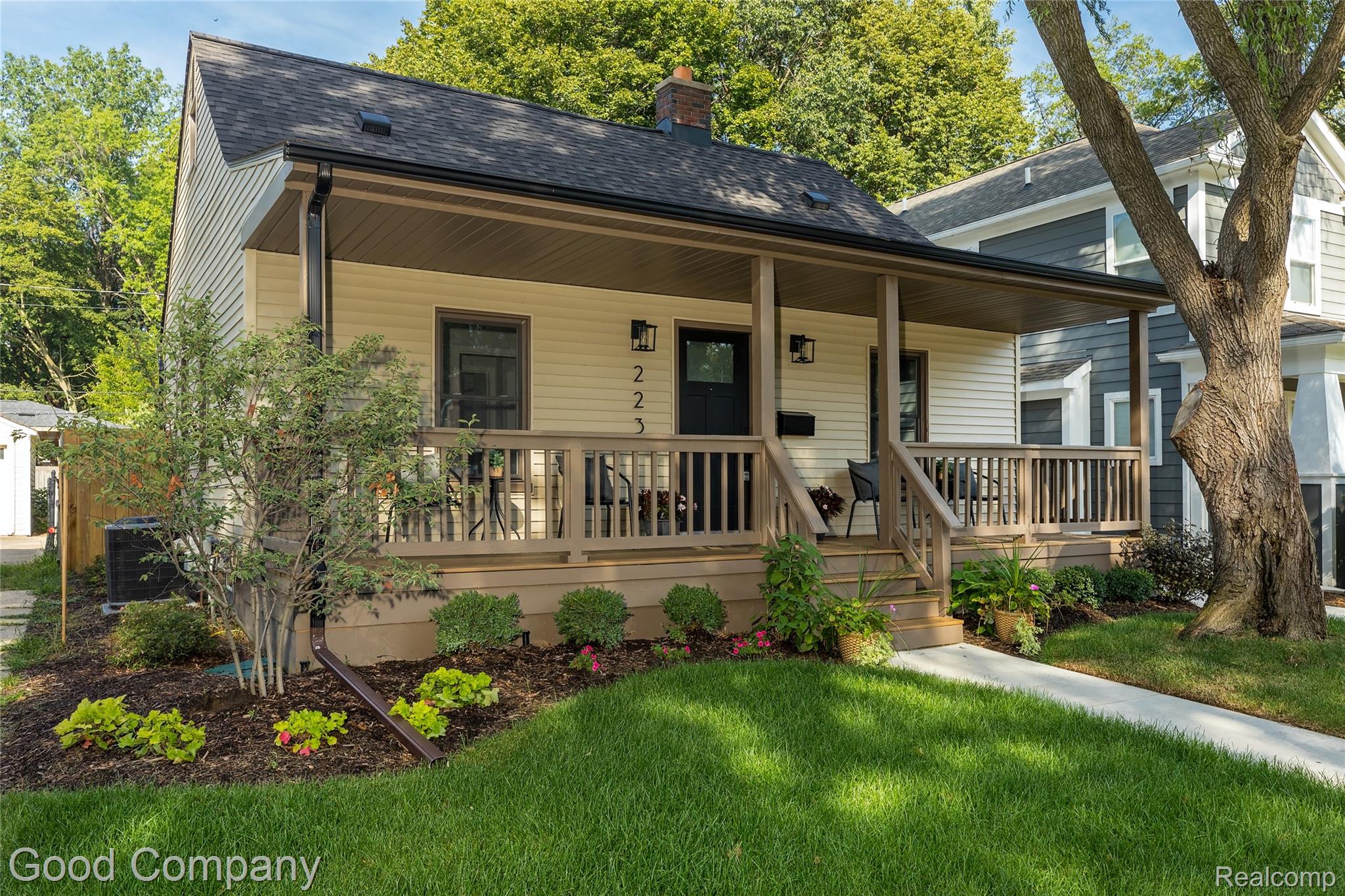 223 N Alexander Avenue
