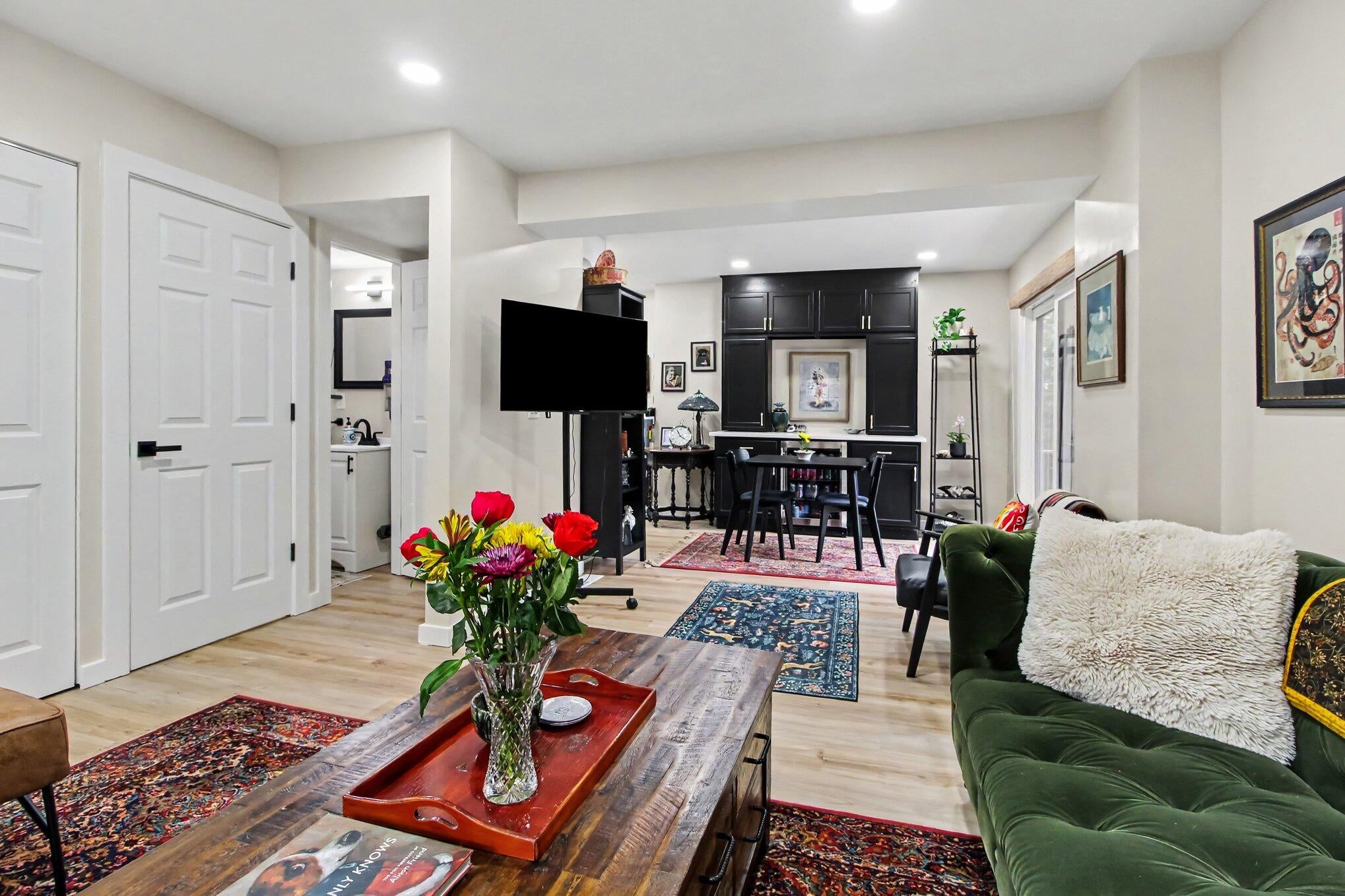 592 S 7th Street