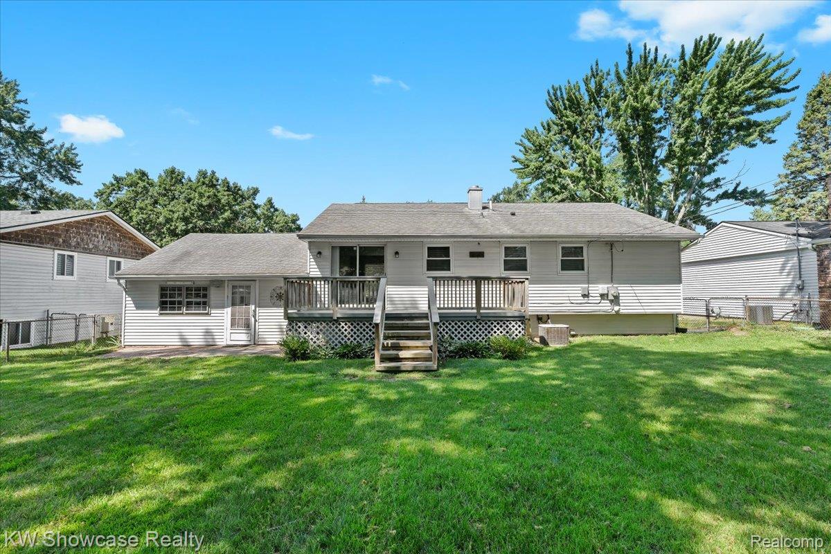 2370 Roselawn Street