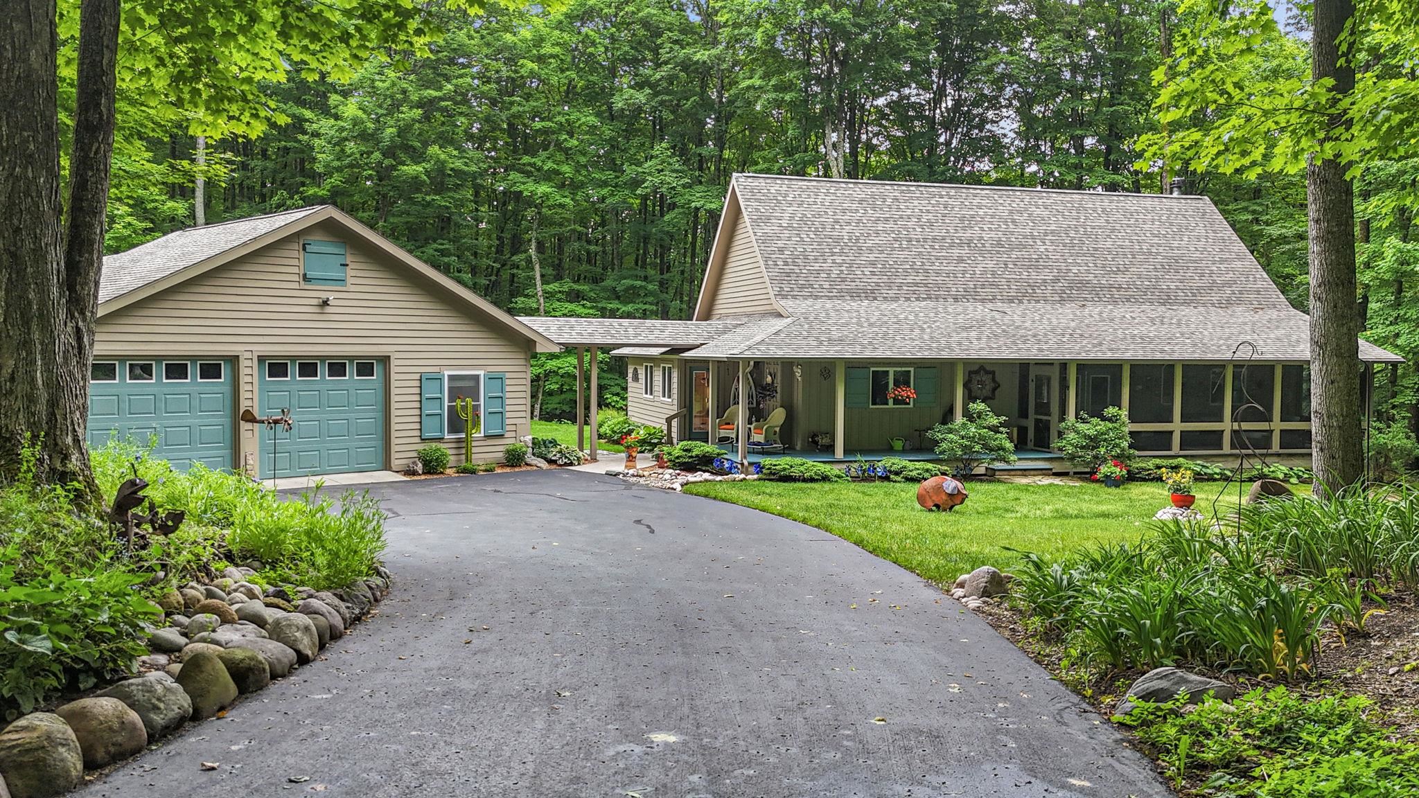 5610 Woodland Court