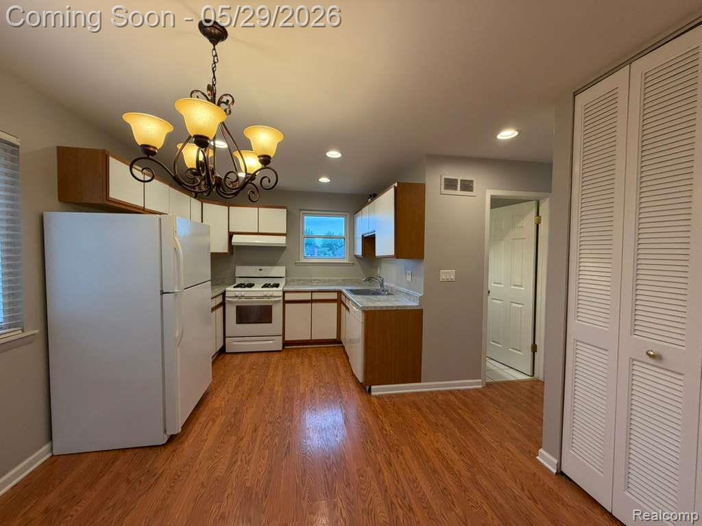 2824 S Roundtree Drive 2824
