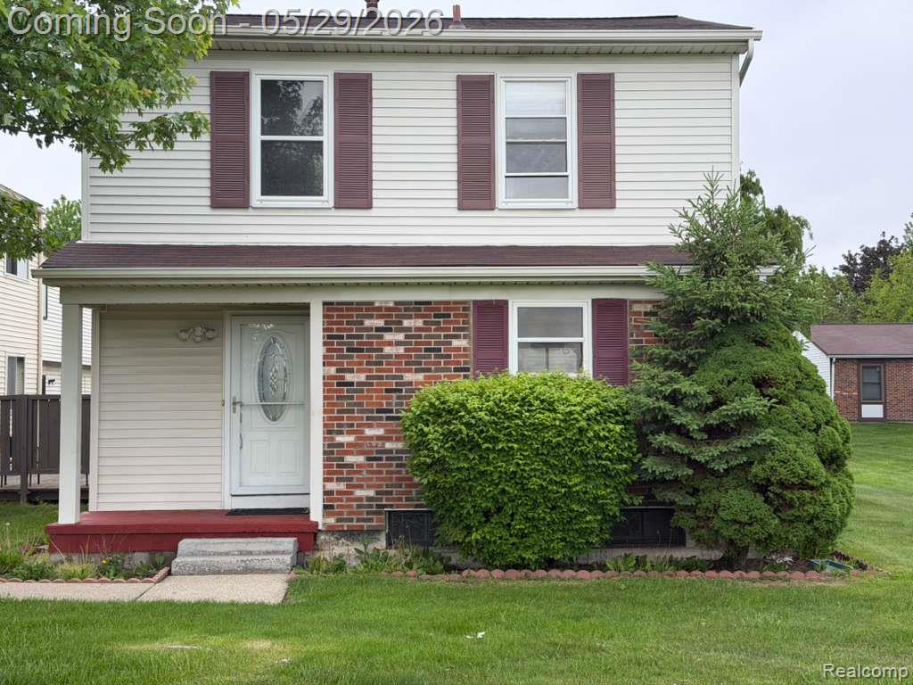 2824 S Roundtree Drive 2824