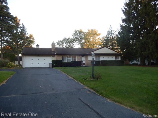 1092 WOODWORTH DR, GRAND BLANC, MI 48439 - Image 3b53a6ab66371c6fcf9cbd4e54209af5/3975498689