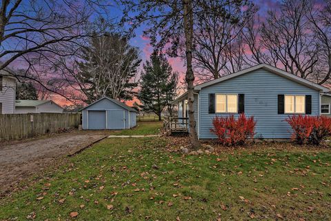 902 Millard Street Three Rivers City MI 49093