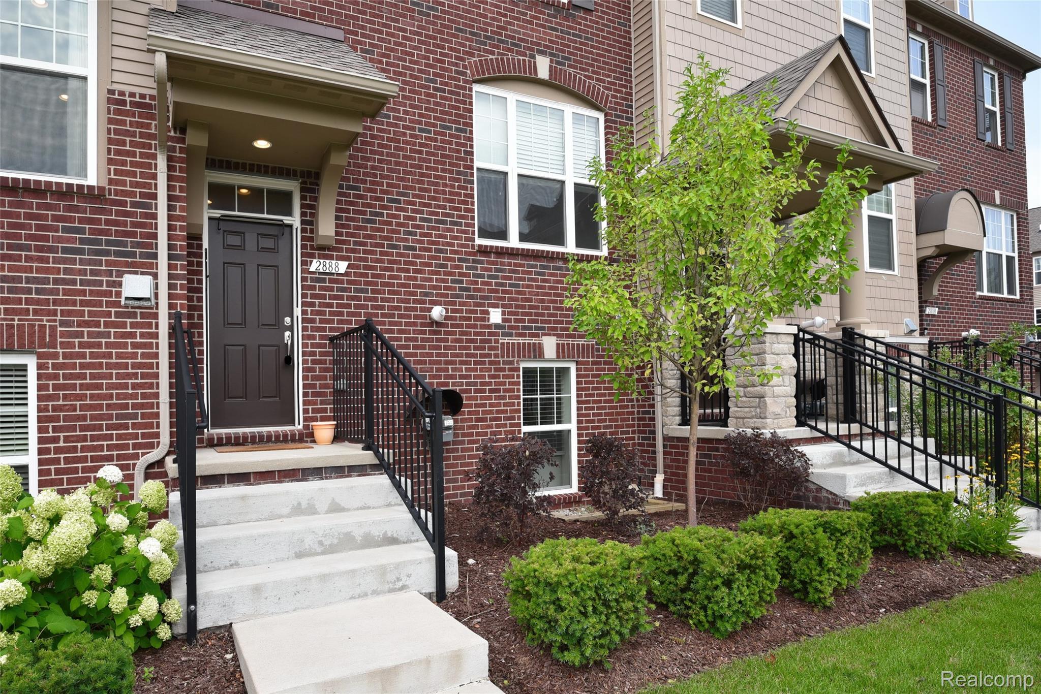 2888 Glenbar Circle