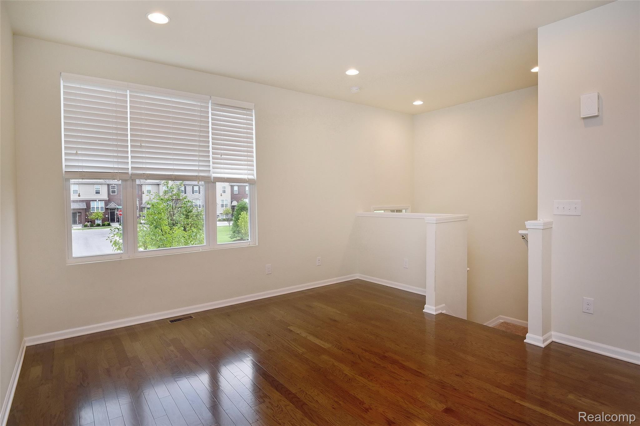 2888 Glenbar Circle
