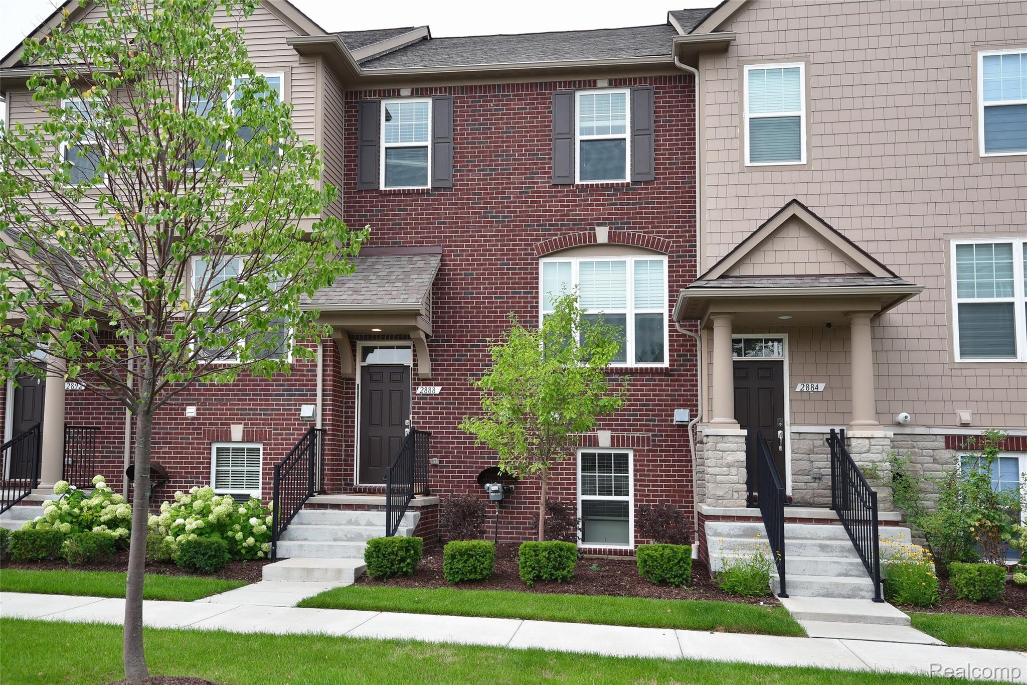2888 Glenbar Circle