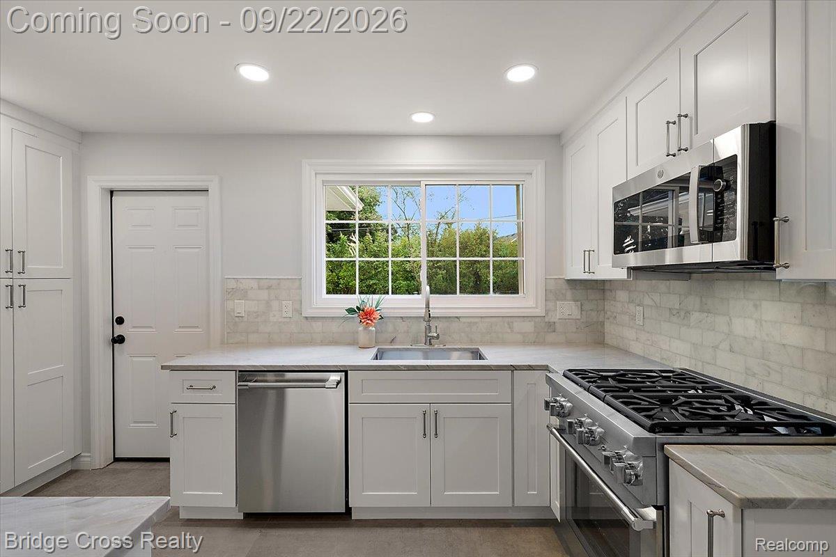 330 N Cranbrook Cross Road