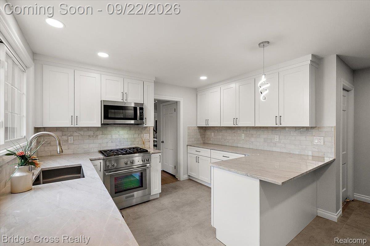 330 N Cranbrook Cross Road