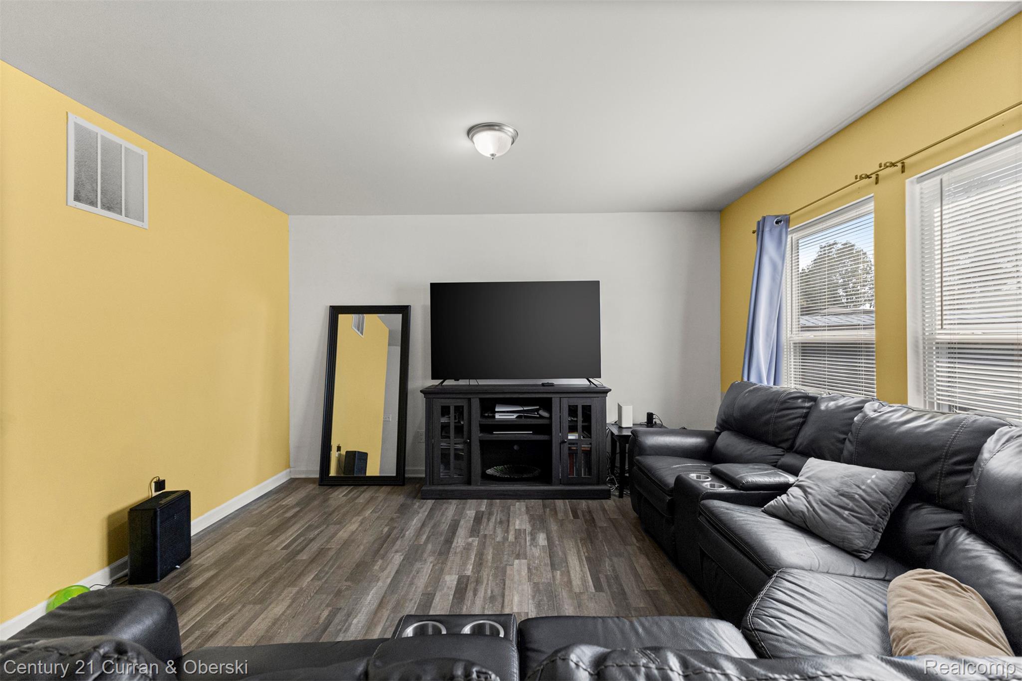 1659 Greenway Drive