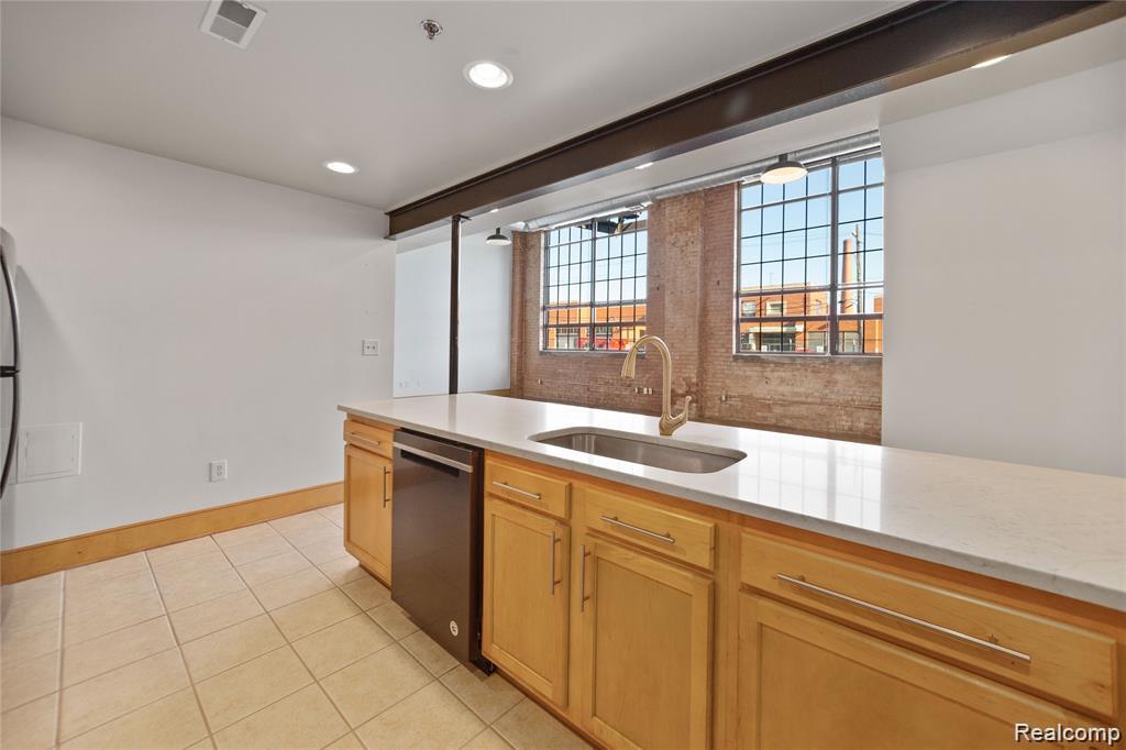 Detroit City, Michigan 48207, United States, 1 Bedroom Bedrooms, ,1 BathroomBathrooms,Residential,Active,192391