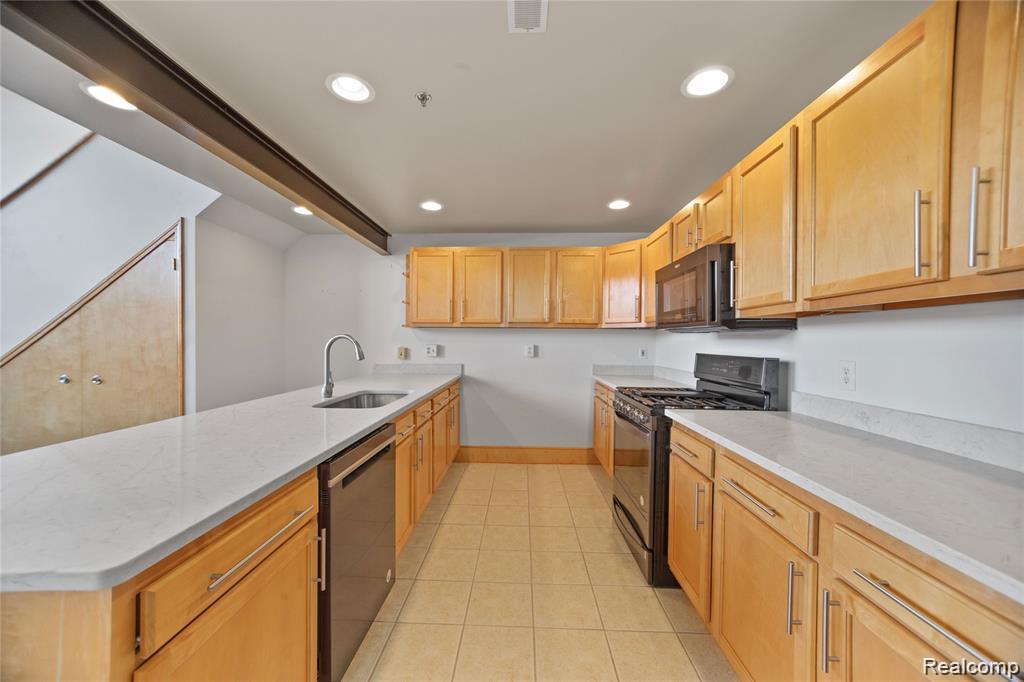 Detroit City, Michigan 48207, United States, 1 Bedroom Bedrooms, ,1 BathroomBathrooms,Residential,Active,192391