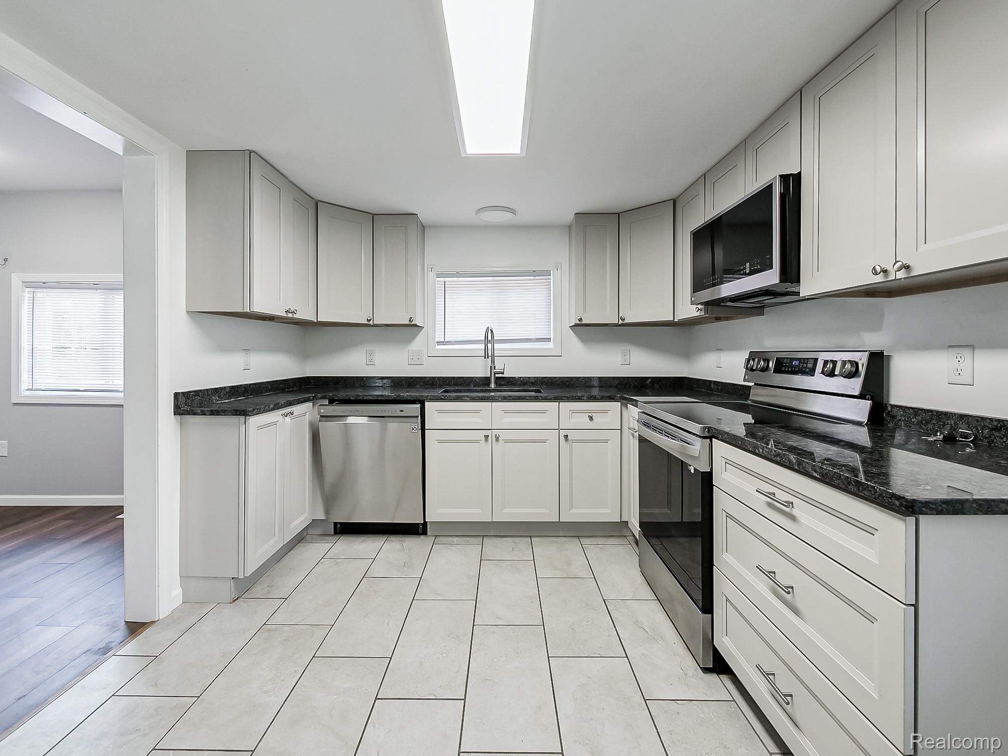 9526 Cedar Island Road