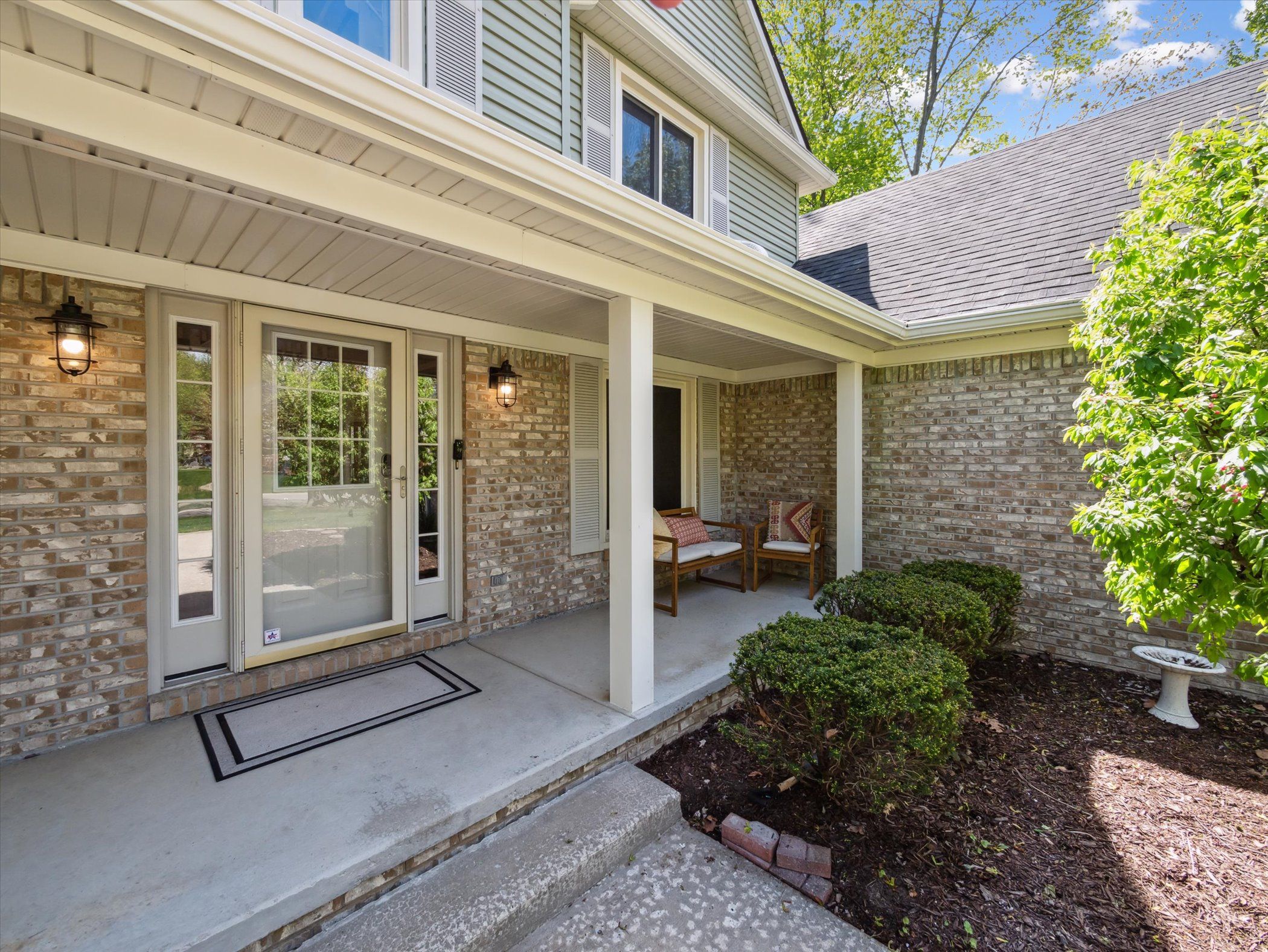 42167 WOODCREEK Lane