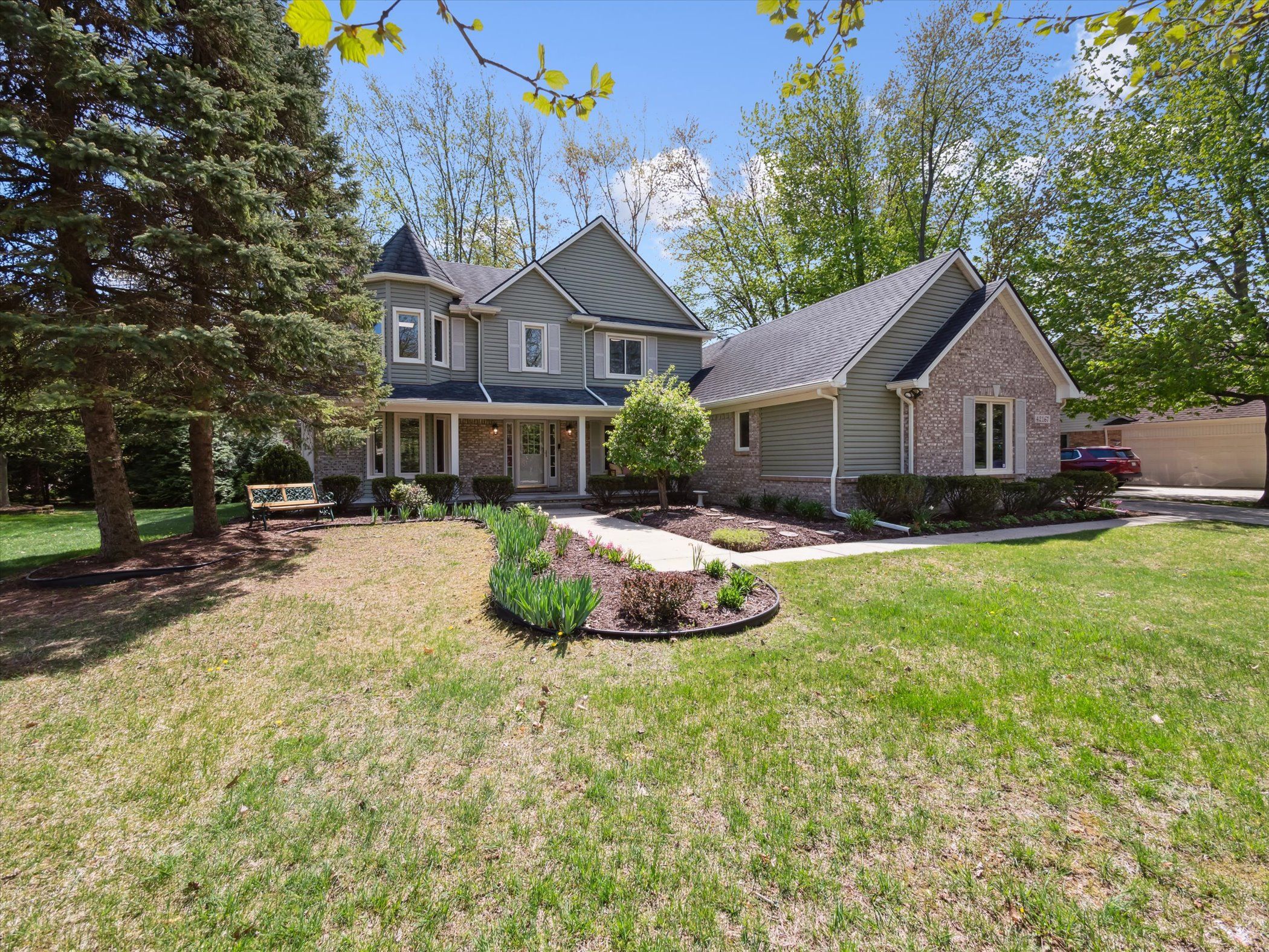 42167 WOODCREEK Lane