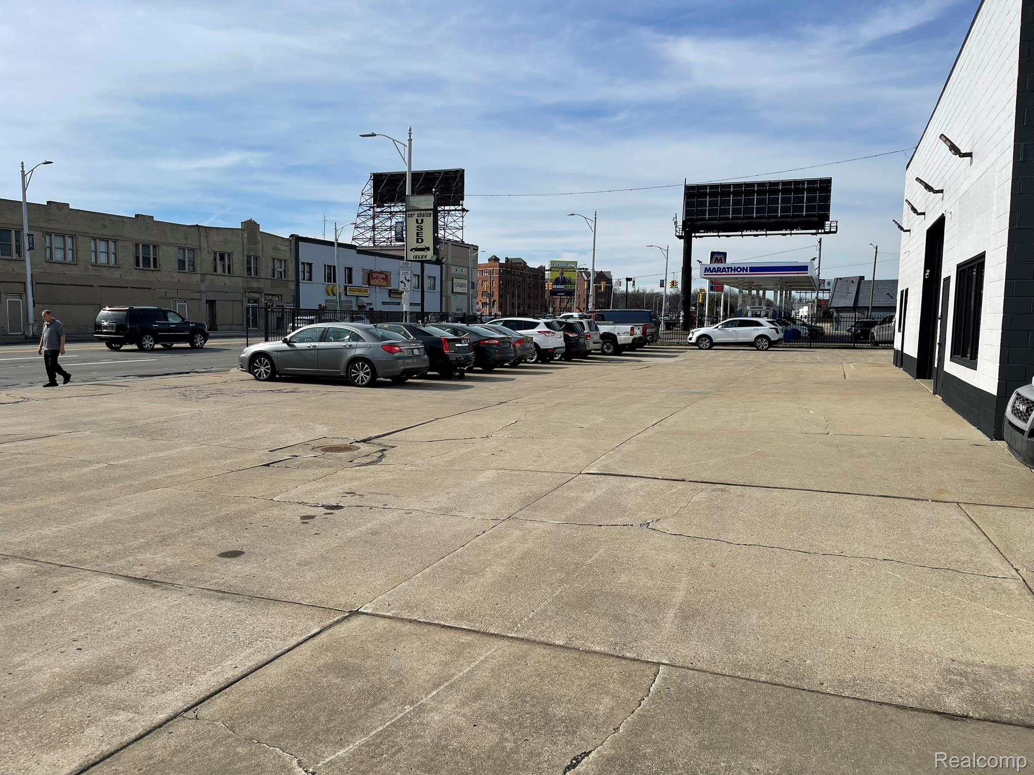 16504 Woodward Avenue