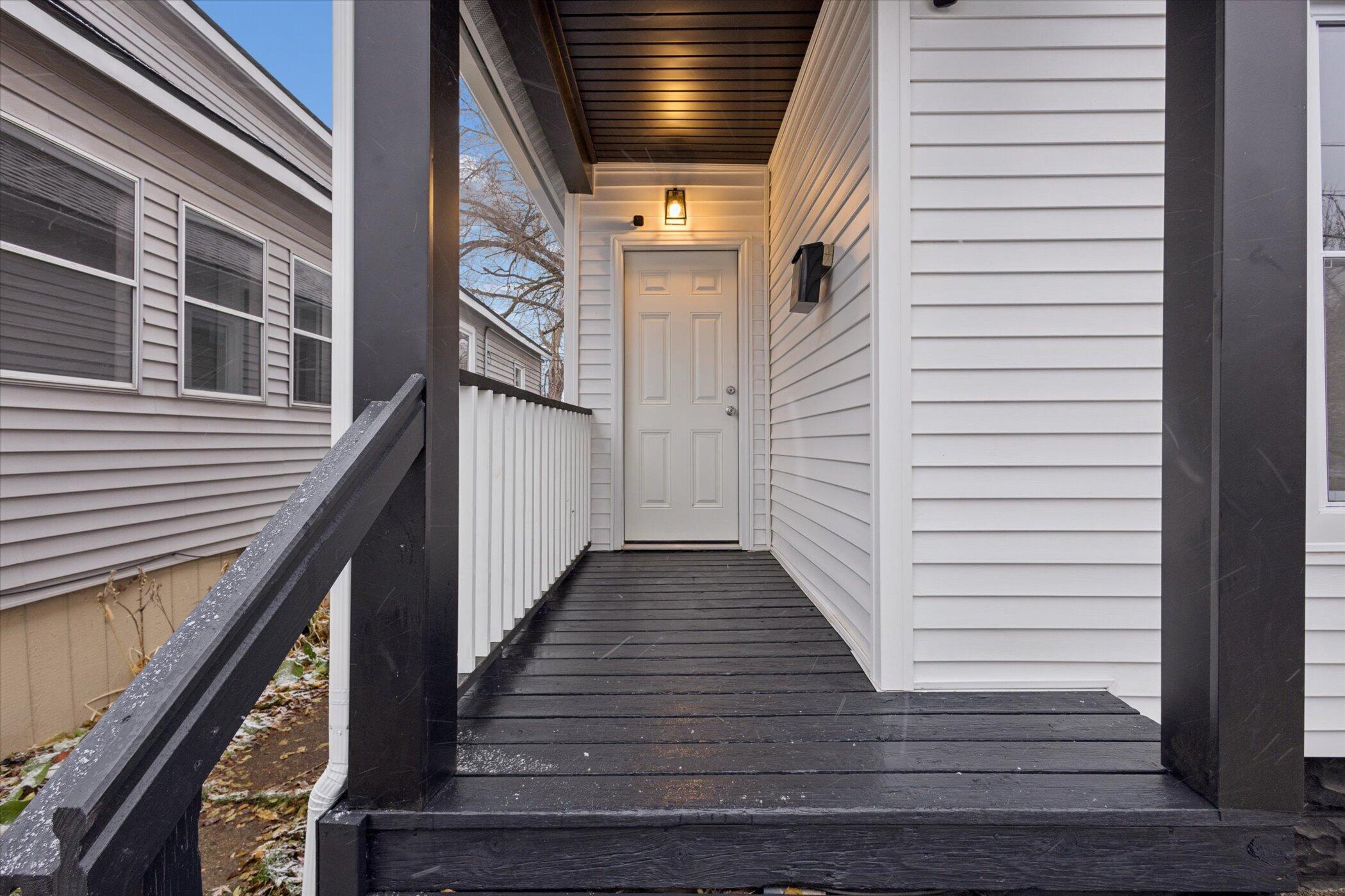 1221 Quarry Avenue NW