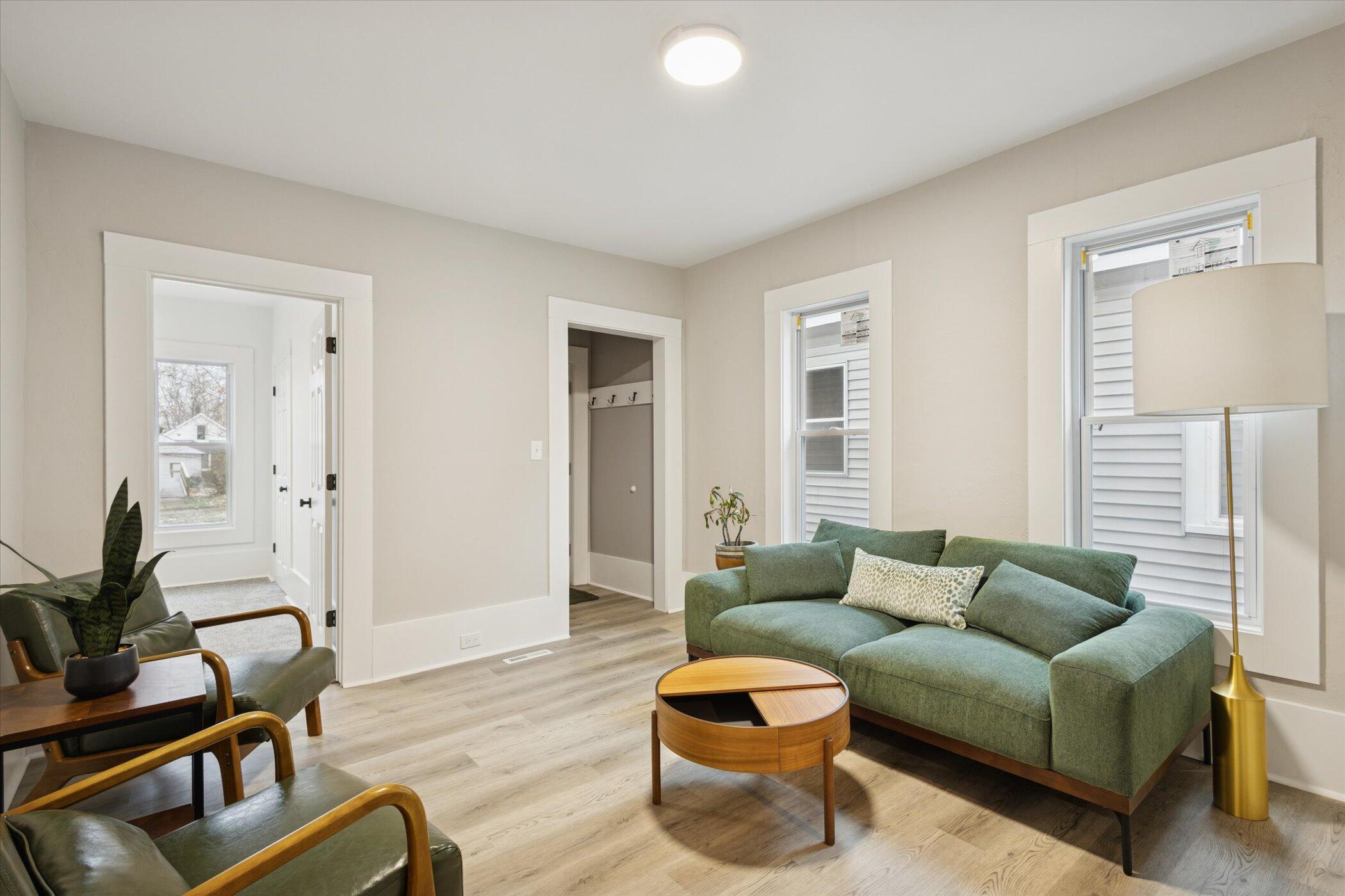 1221 Quarry Avenue NW