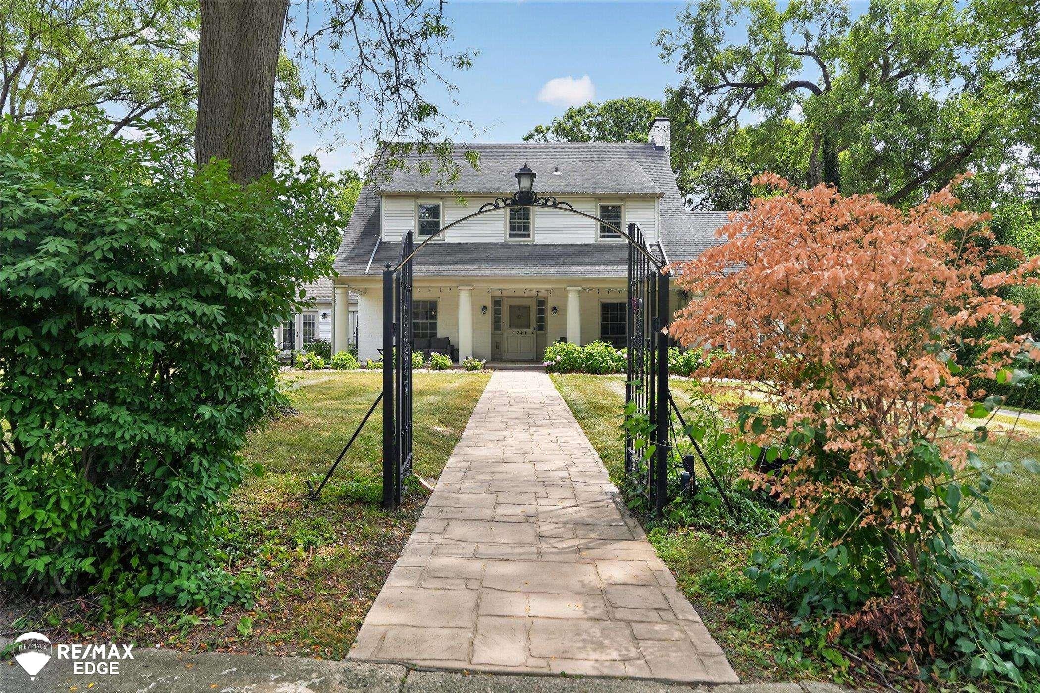2741 Westwood Parkway