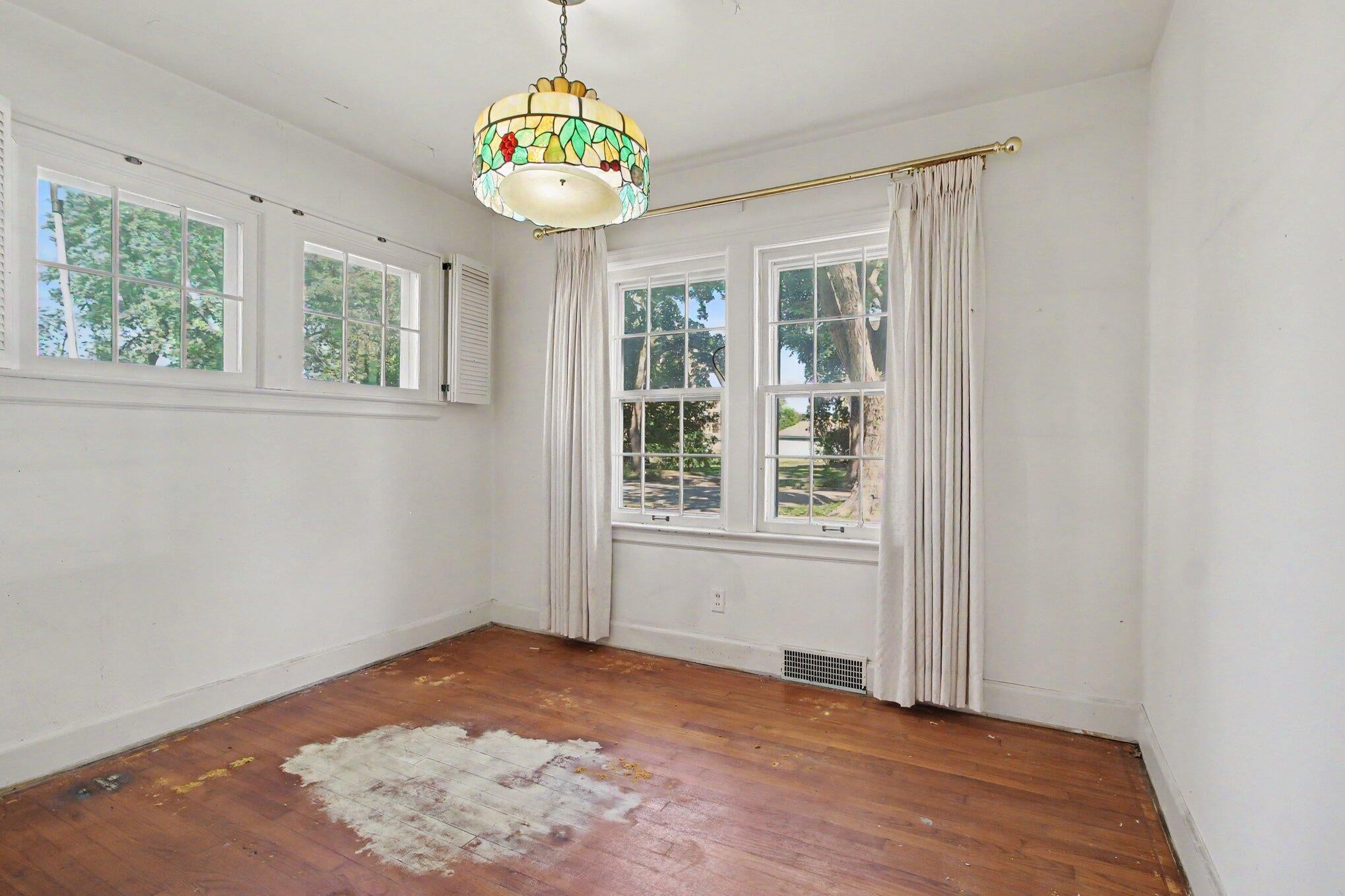 401 W Keech Avenue