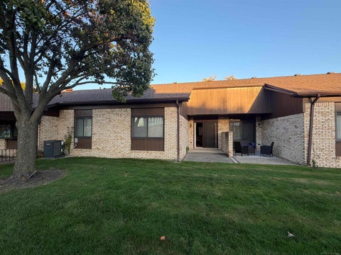 Tiny photo for 602 Country Club Dr, St Clair Shores City, MI 48082 (MLS # 58050225414)