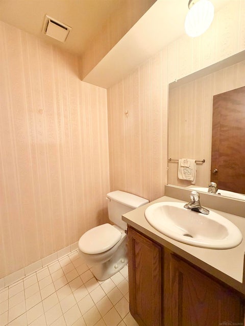Tiny photo for 602 Country Club Dr, St Clair Shores City, MI 48082 (MLS # 58050225414)