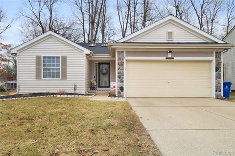 3309 Hilltop Drive Holly Village MI 48442