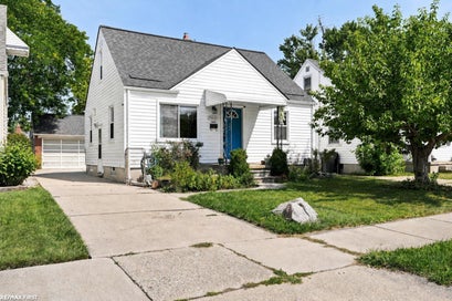 19613 Rosedale St. St Clair Shores City MI 48080