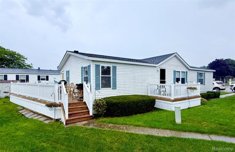 104 Shoreline Dr E Port Sanilac Village MI 48469