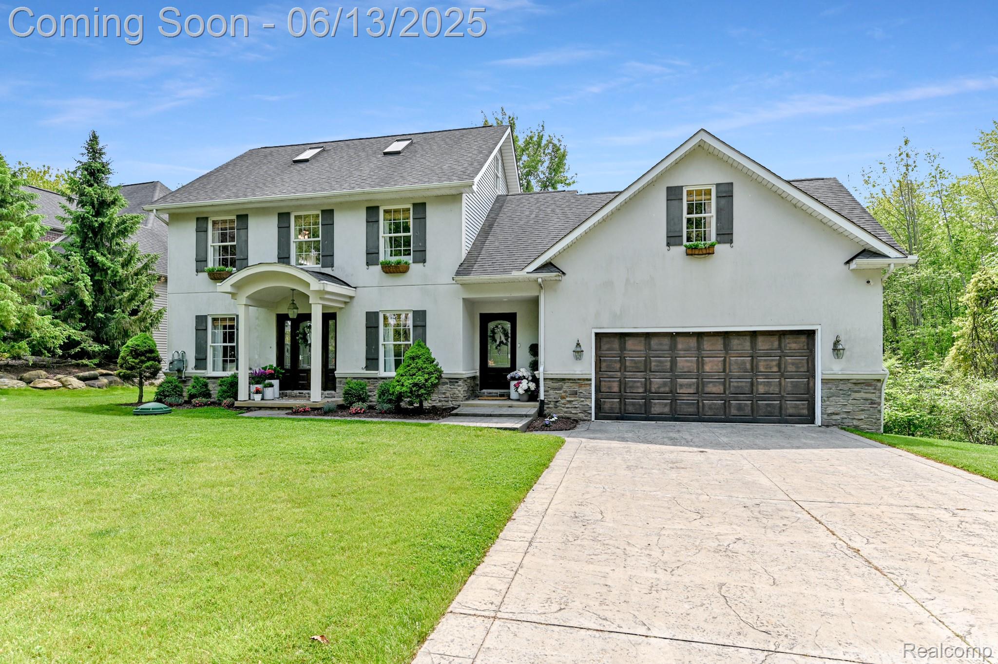 15280 Curtwood Drive