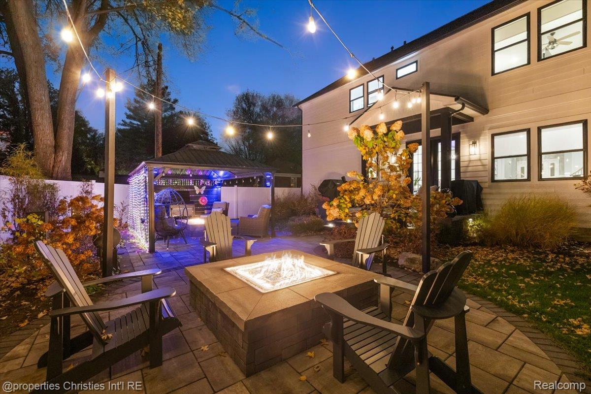 3233 Warick Road