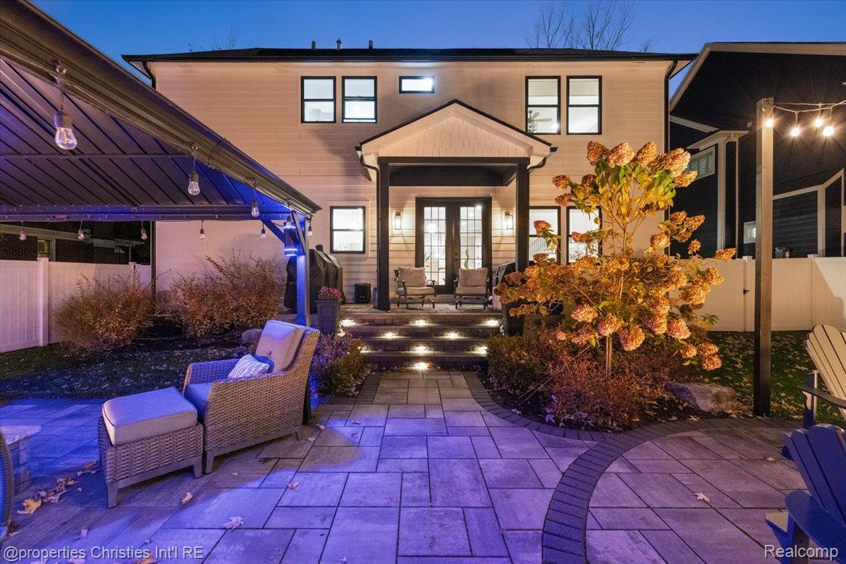 3233 Warick Road
