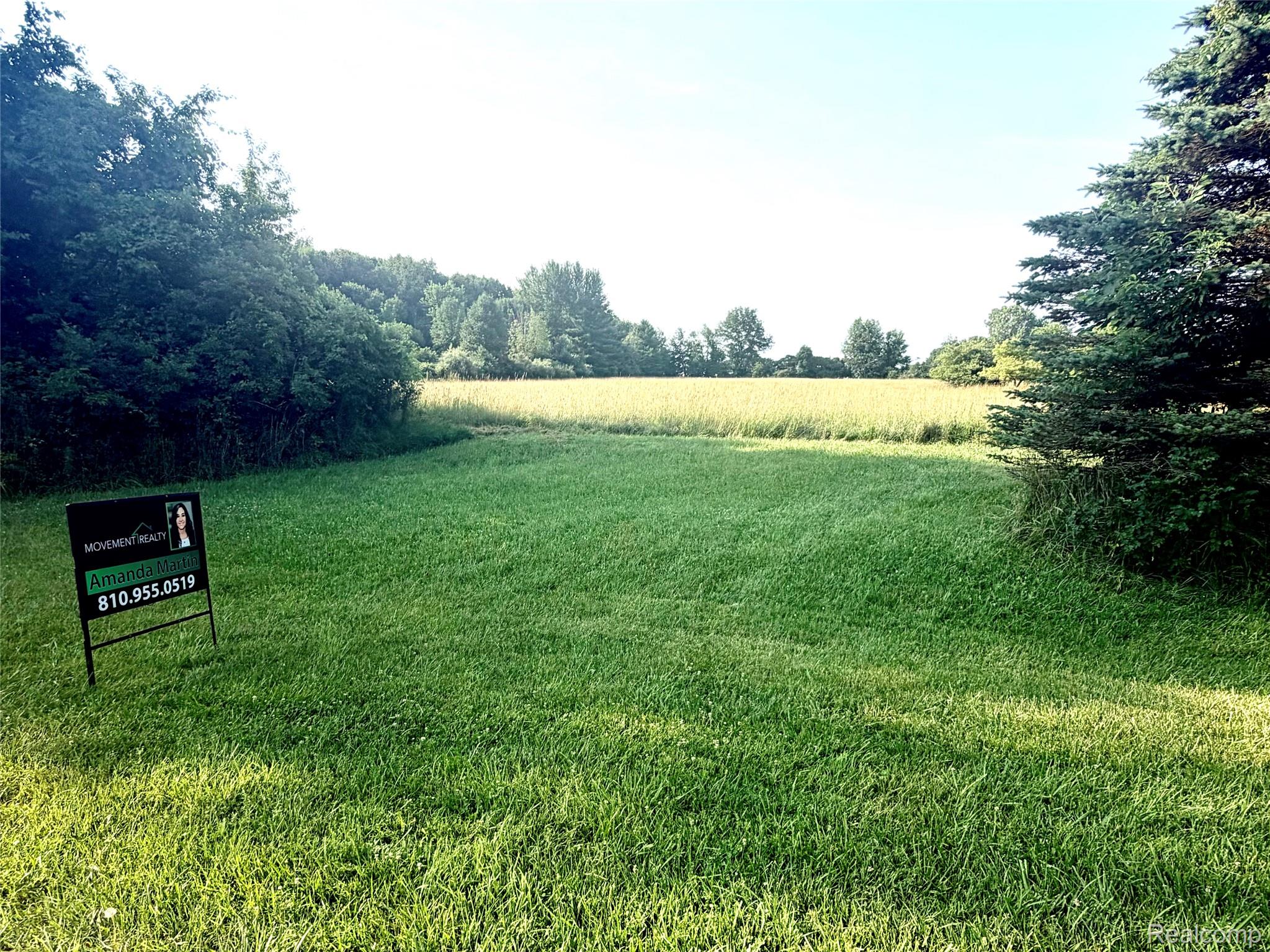 0070102220 Meadow Lane
