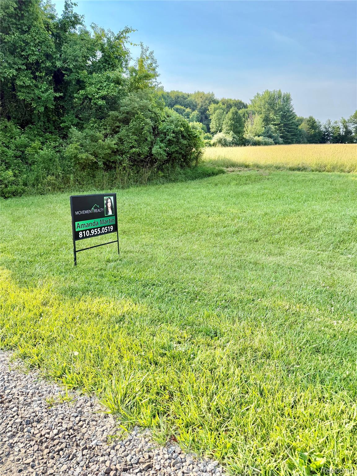 0070102220 Meadow Lane