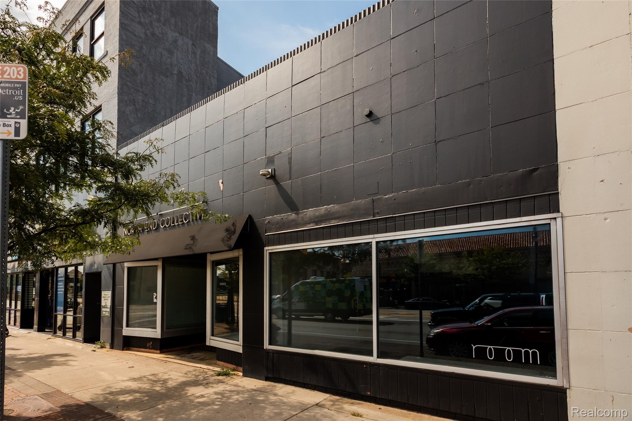 6513 Woodward Avenue