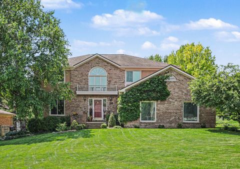Photo of 709 Snowmass Drive, Rochester Hills City, MI 48309 (MLS # 81026033011)