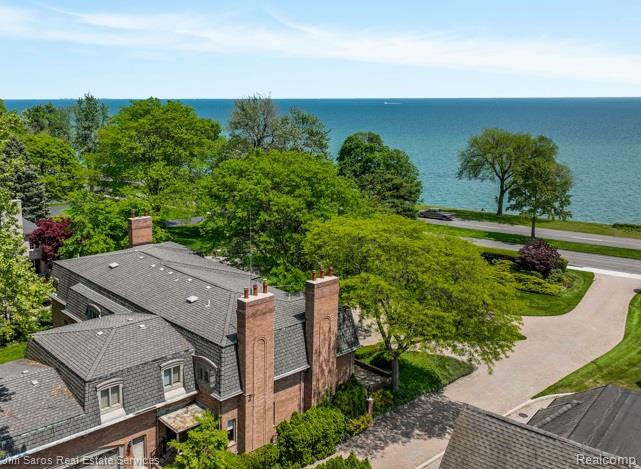 561 Lake Shore Road