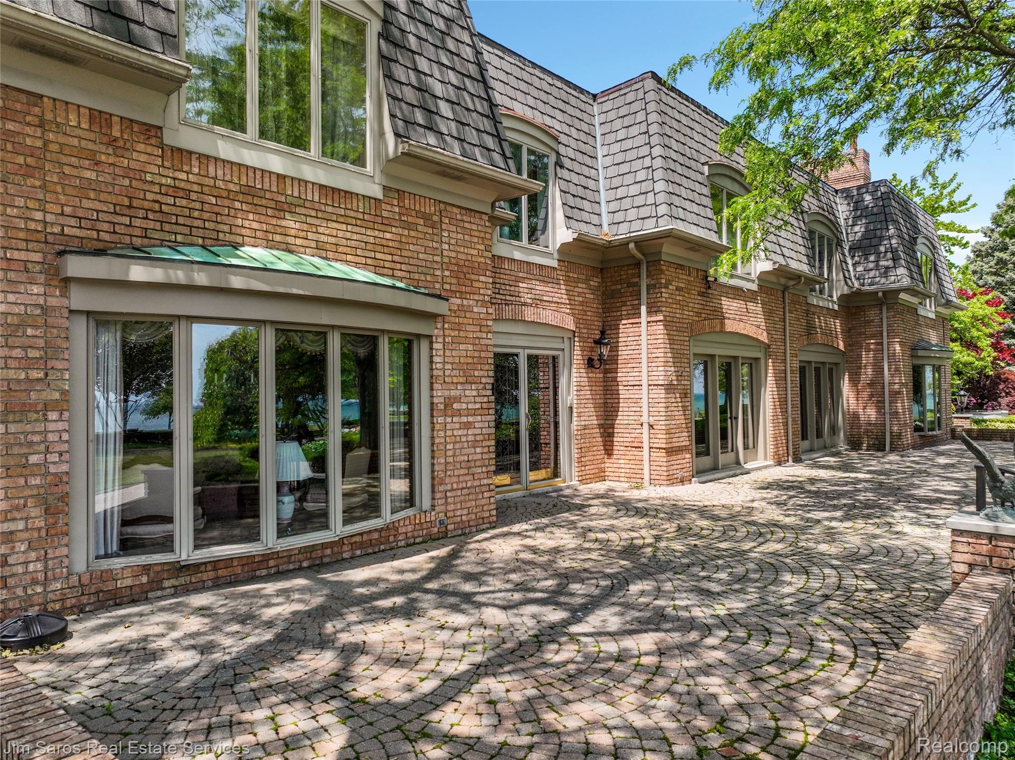 561 Lake Shore Road