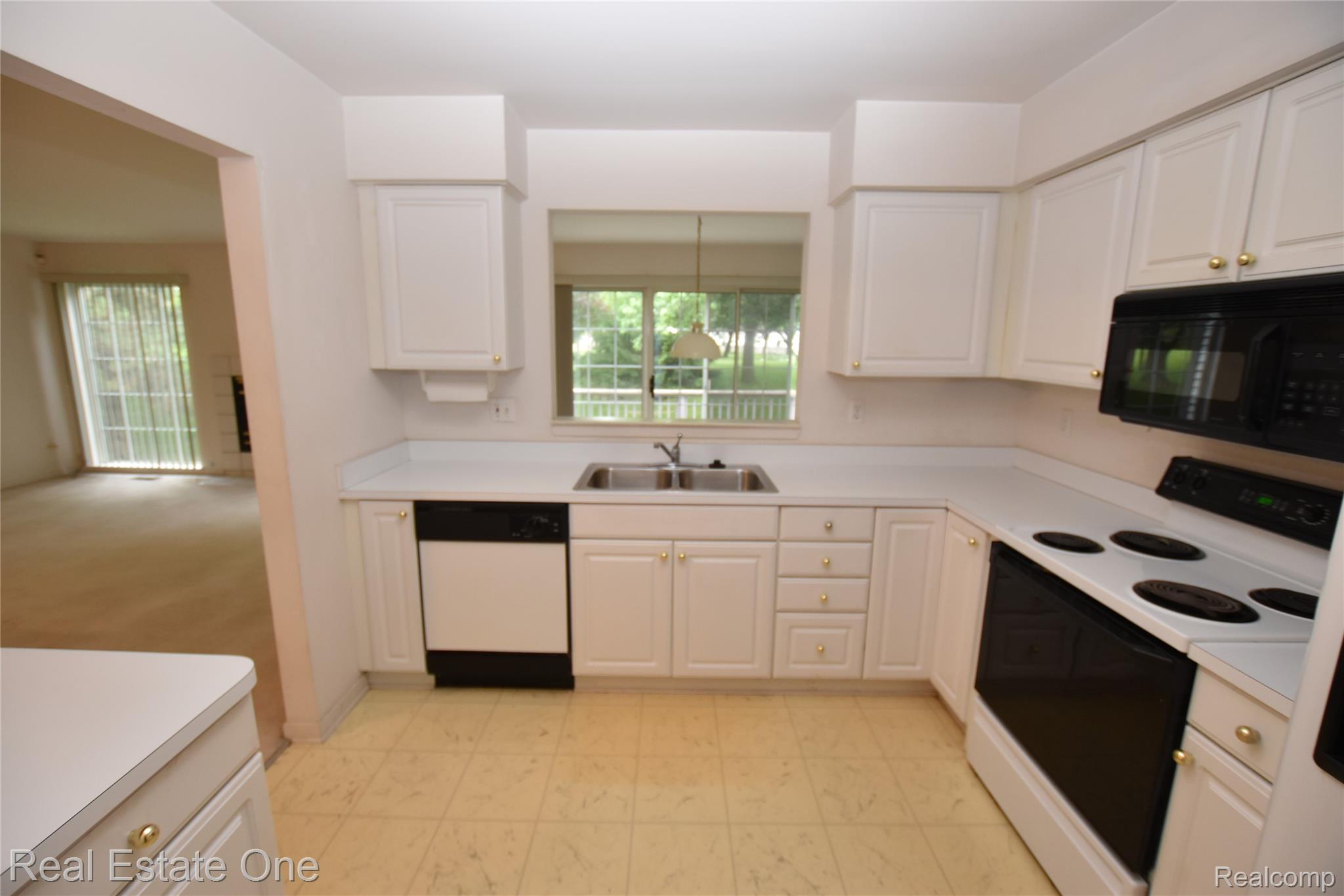 555 Winwood Court