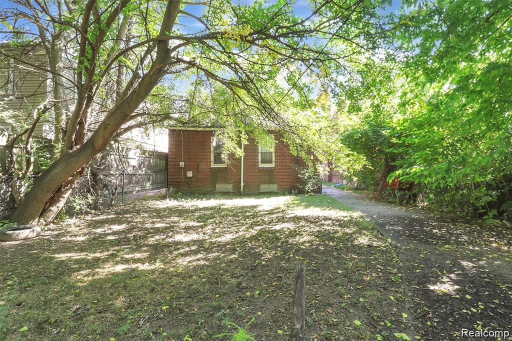 9591 Abington Avenue