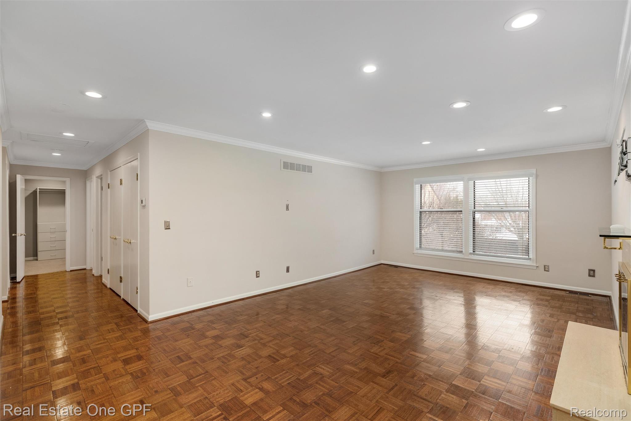 1750 Vernier Road 22